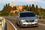 Lancia Voyager 2011 года